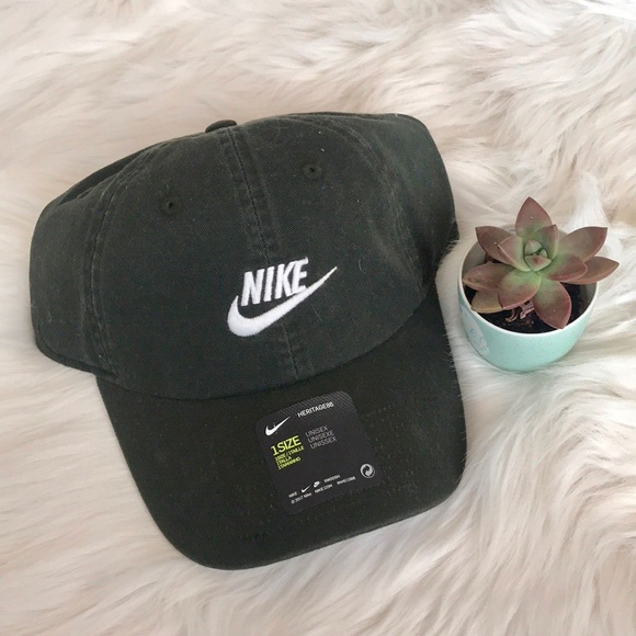 dark green nike hat